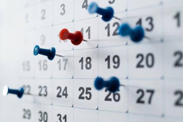 Календар 2026 с отбелязани празници през април и май