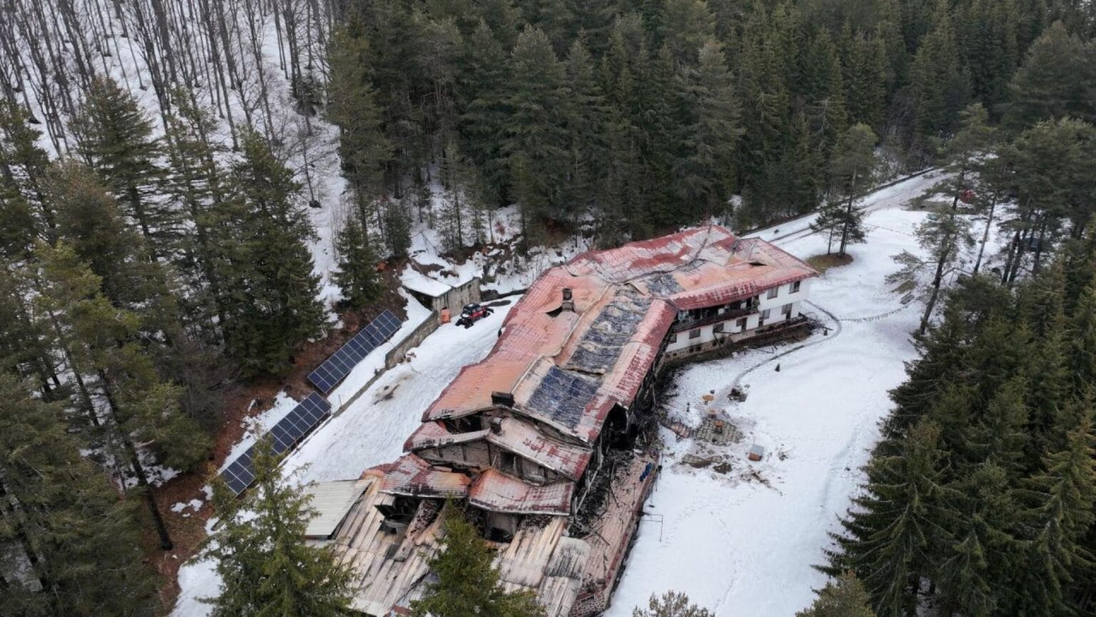 Дим в хижа „Петрохан“ на 12 март – полиция и пожарна на място