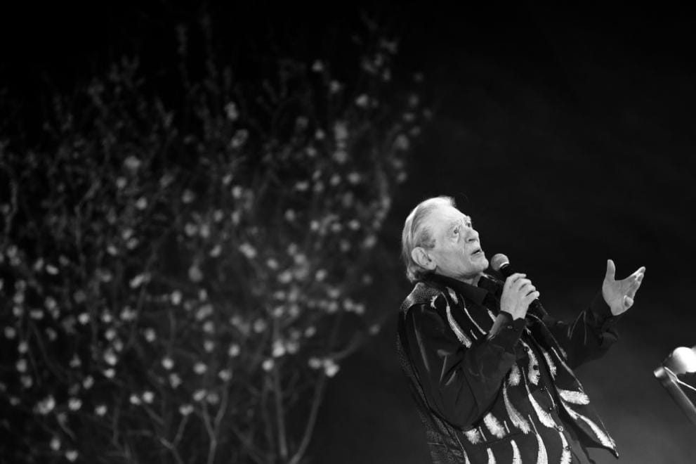 Поклон! Отиде си великият певец Михаил Белчев