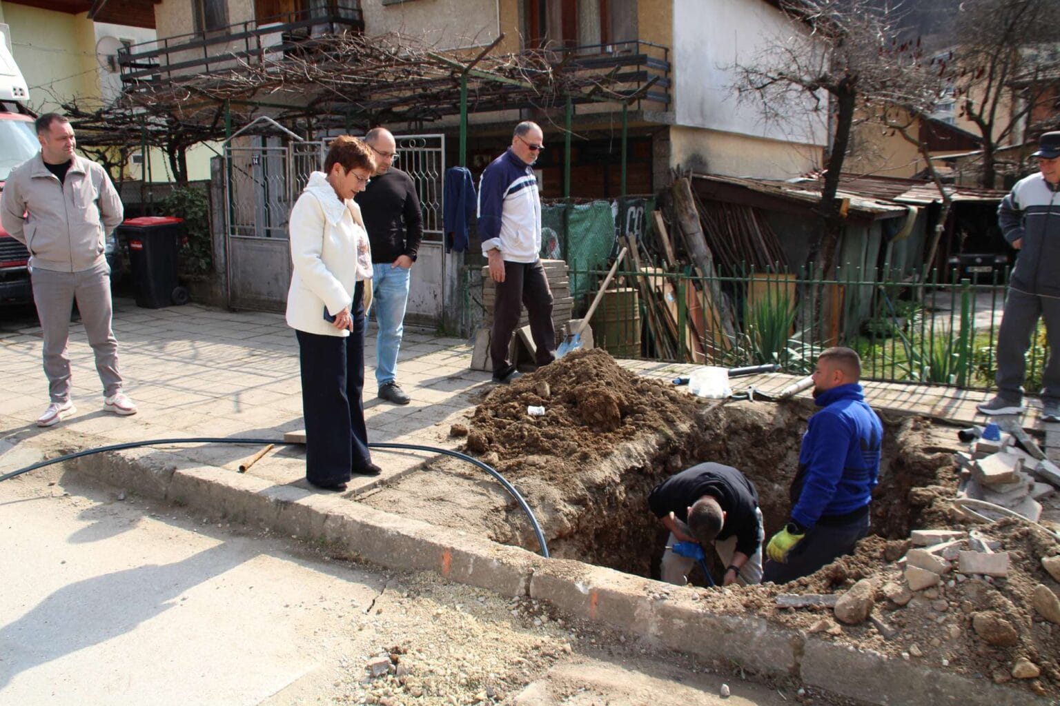 Д-р Бояджиева инспектира новоизградения водопровод