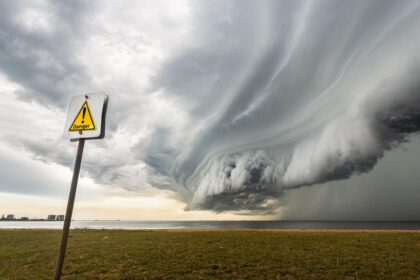 гръмотевици и градушки днес в България