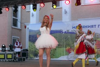 Емилия в Луковит на Седмия национален събор Млечният път на България през вековете