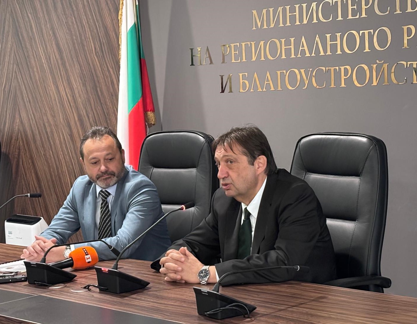 проектиране на 1300 км пътища